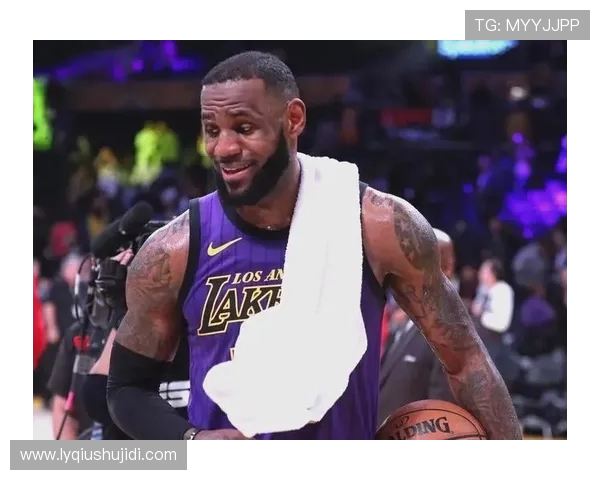 詹姆斯:从篮球天才到全球偶像的传奇之路与影响力解析